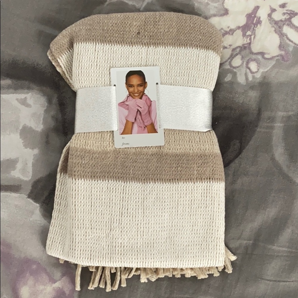 Glove and scarf set